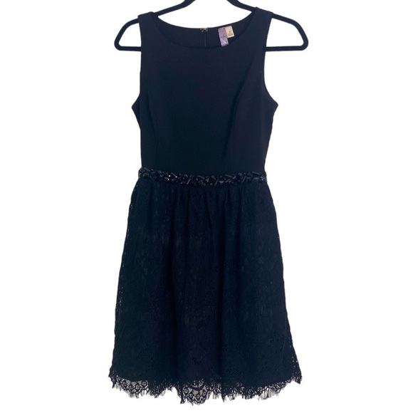 AYLA BLACK LACE JEWELED SLEEVELESS DRESS SIZE SMALL - Picture 1 of 9